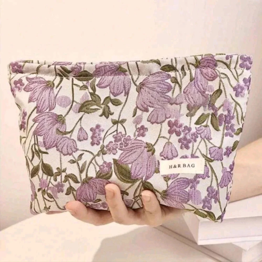 Ladies lavender purple floral print travel size makeup bag small purse zippered
